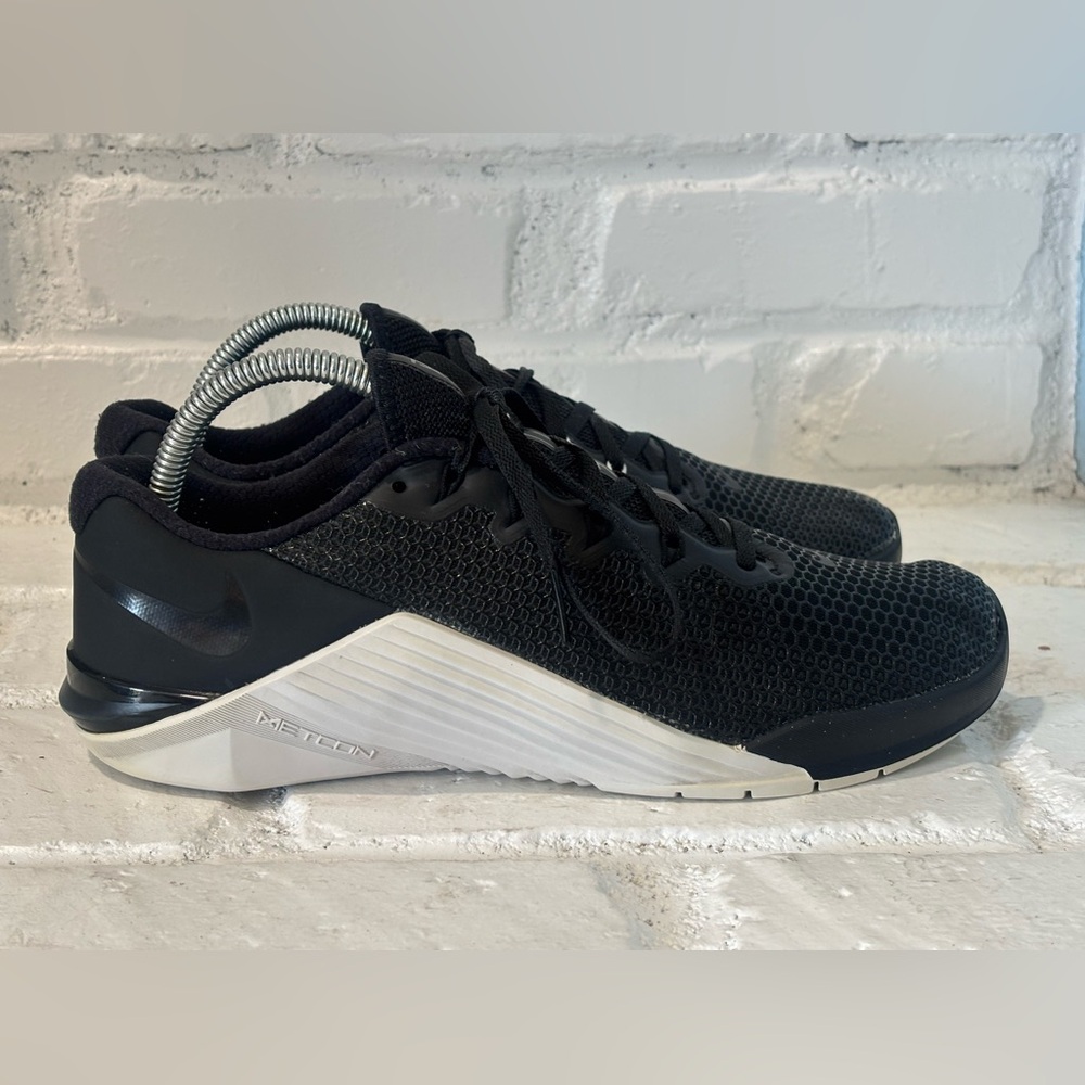 Nike Metcon 5 CrossFit/Gym/Training Shoes Women’s size 9.5 AO2982-010